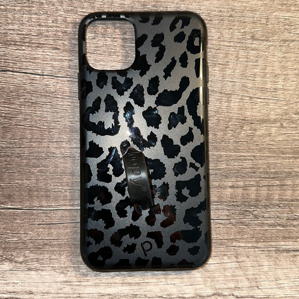 Loopy Case iPhone 11 Pro Max Black Leopard with extra loop